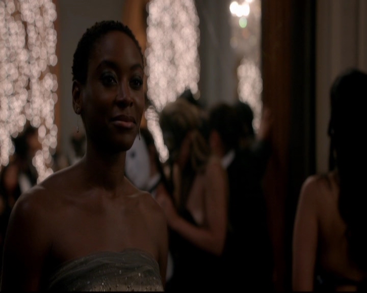 VampireDiariesWorld-dot-nl_TheOriginals_3x04AWalkOnTheWildSide0585.jpg