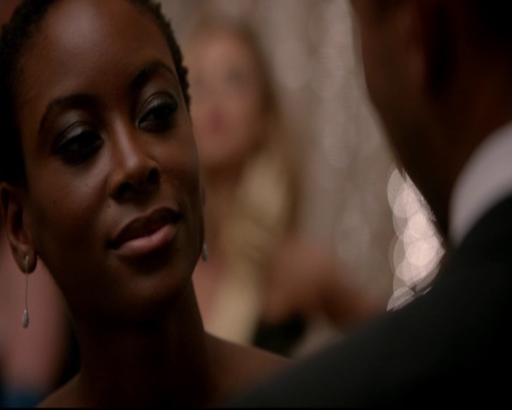 VampireDiariesWorld-dot-nl_TheOriginals_3x04AWalkOnTheWildSide0701.jpg