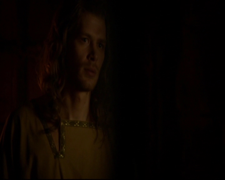 VampireDiariesWorld-dot-nl_TheOriginals_3x05TheAxemansLetters0044.jpg