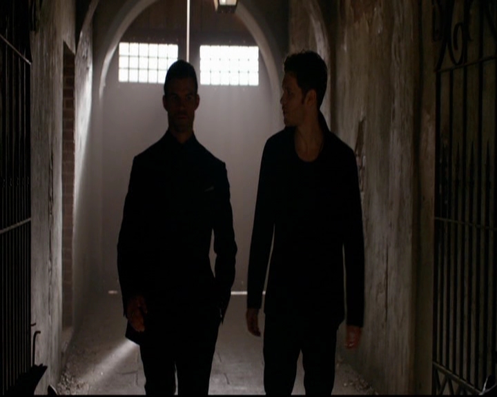 VampireDiariesWorld-dot-nl_TheOriginals_3x05TheAxemansLetters0122.jpg