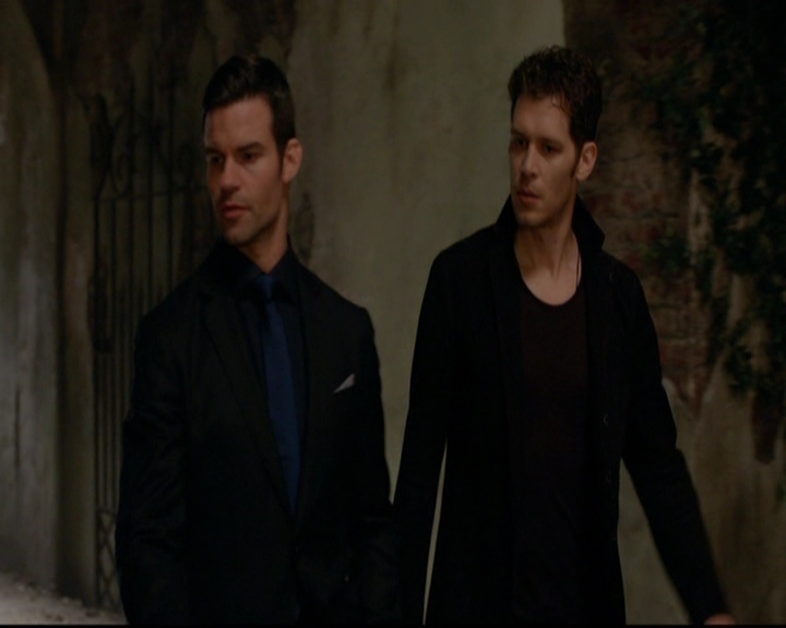 VampireDiariesWorld-dot-nl_TheOriginals_3x05TheAxemansLetters0125.jpg