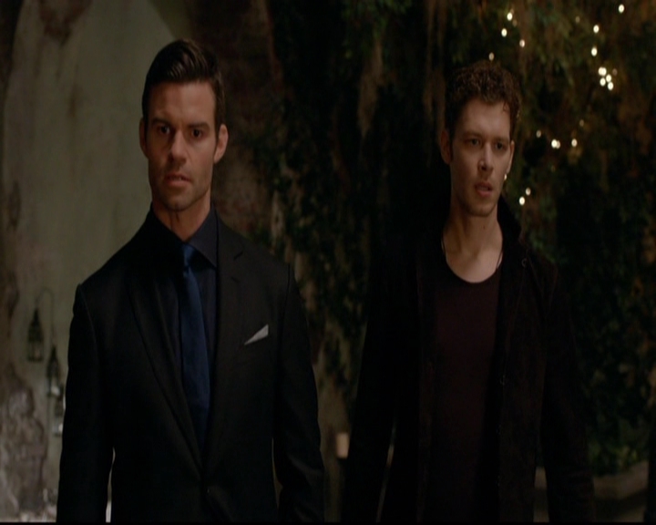 VampireDiariesWorld-dot-nl_TheOriginals_3x05TheAxemansLetters0127.jpg