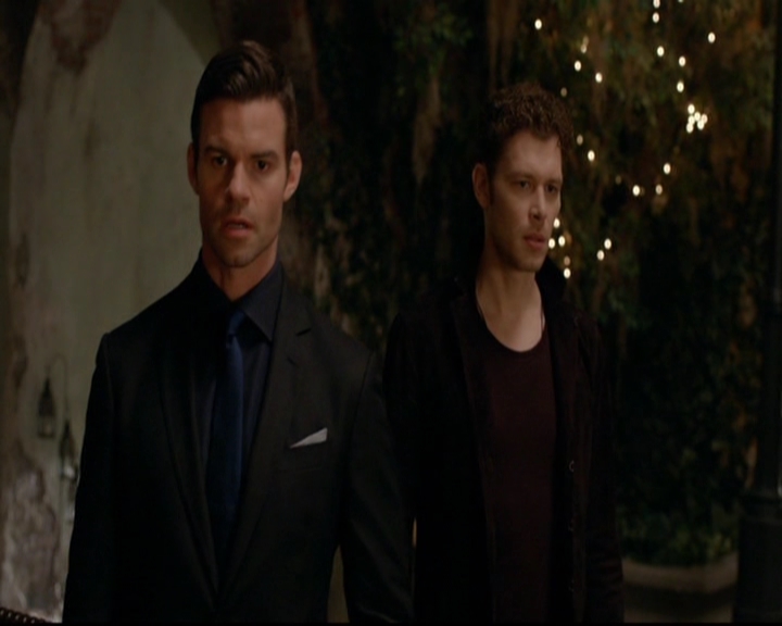 VampireDiariesWorld-dot-nl_TheOriginals_3x05TheAxemansLetters0128.jpg