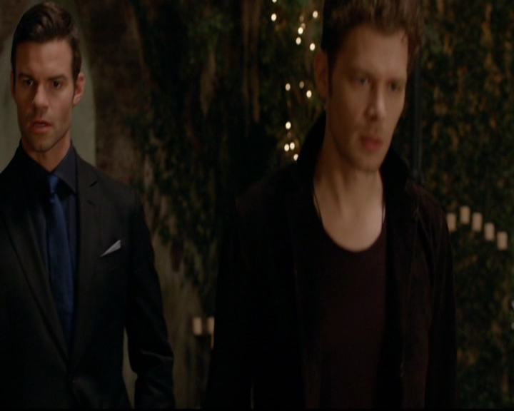 VampireDiariesWorld-dot-nl_TheOriginals_3x05TheAxemansLetters0131.jpg