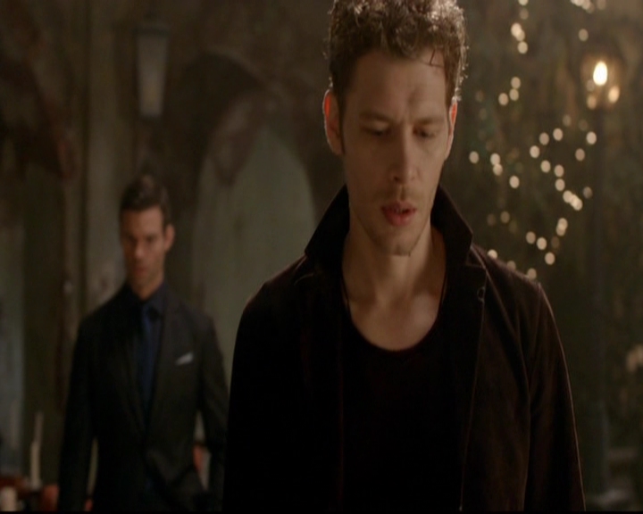 VampireDiariesWorld-dot-nl_TheOriginals_3x05TheAxemansLetters0133.jpg