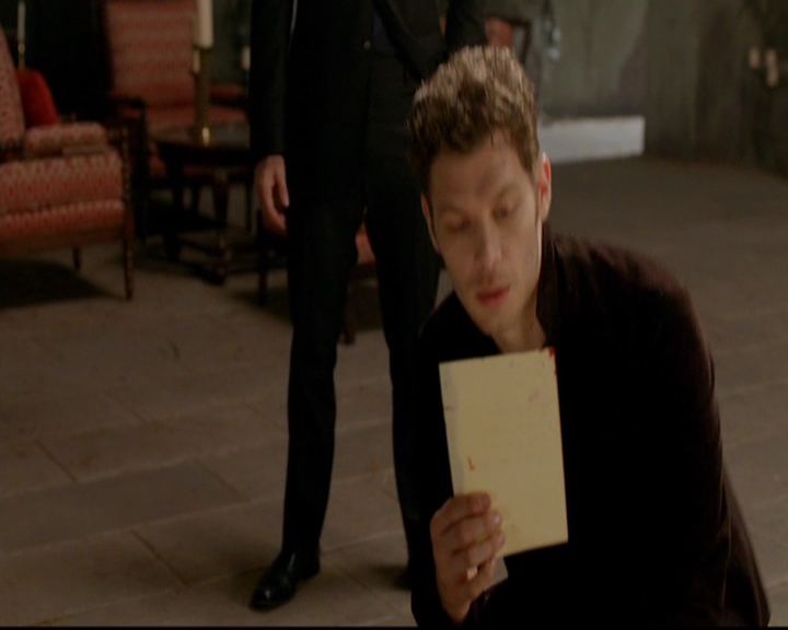 VampireDiariesWorld-dot-nl_TheOriginals_3x05TheAxemansLetters0140.jpg