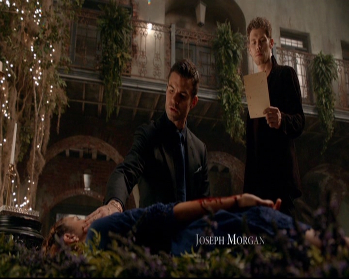 VampireDiariesWorld-dot-nl_TheOriginals_3x05TheAxemansLetters0159.jpg