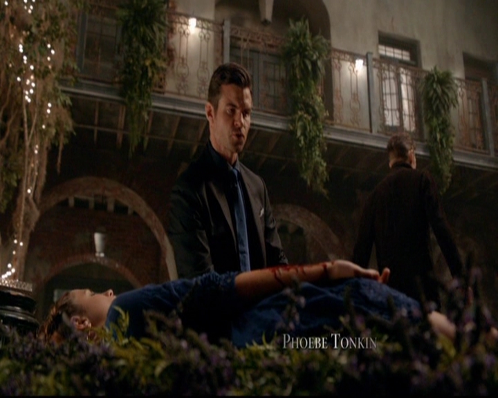 VampireDiariesWorld-dot-nl_TheOriginals_3x05TheAxemansLetters0164.jpg