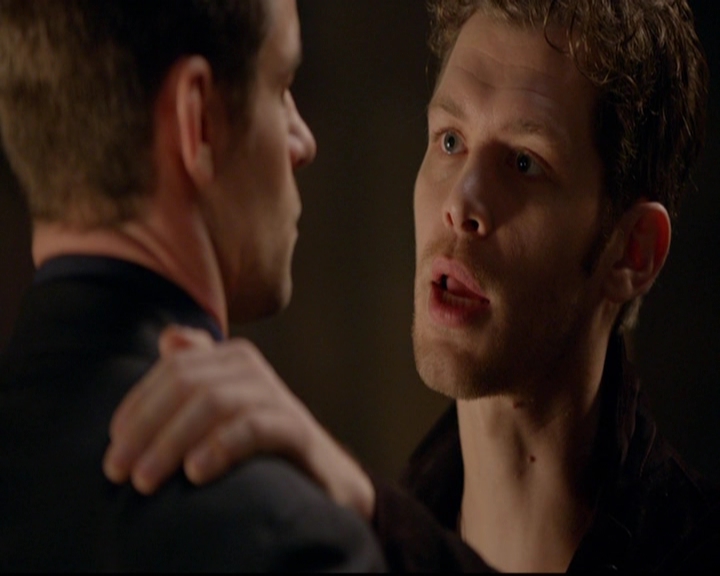 VampireDiariesWorld-dot-nl_TheOriginals_3x05TheAxemansLetters0210.jpg