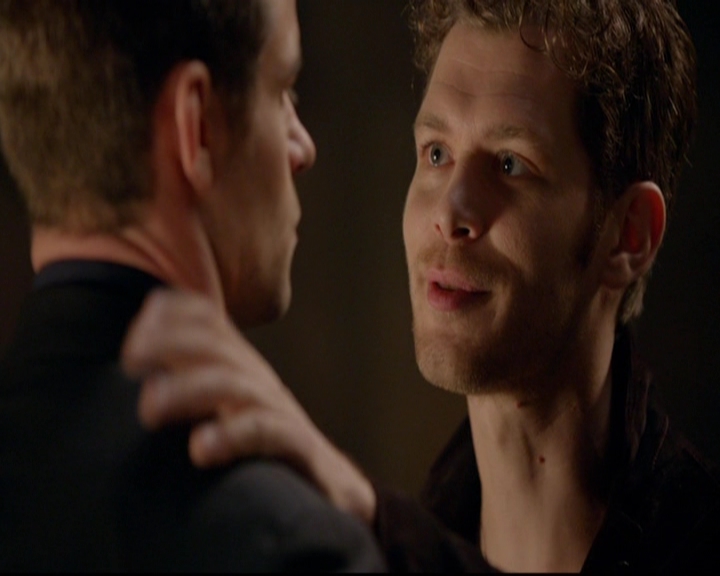 VampireDiariesWorld-dot-nl_TheOriginals_3x05TheAxemansLetters0211.jpg