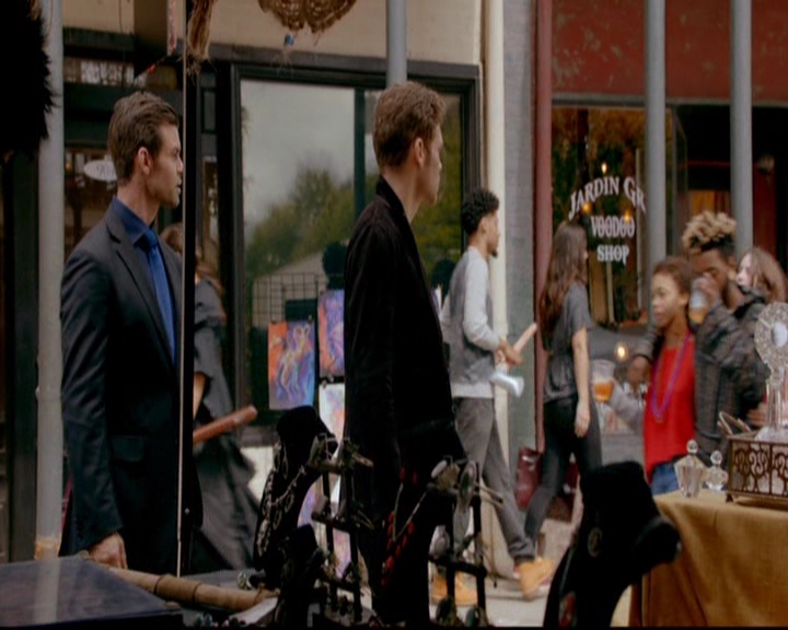 VampireDiariesWorld-dot-nl_TheOriginals_3x05TheAxemansLetters0306.jpg