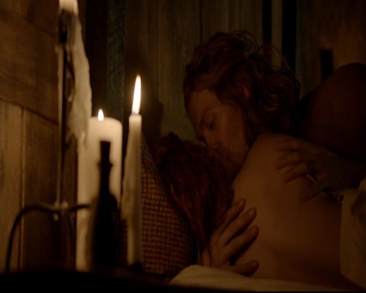 VampireDiariesWorld-dot-nl_TheOriginals_3x05TheAxemansLetters0324.jpg