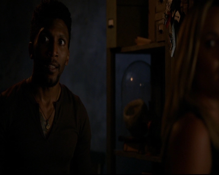 VampireDiariesWorld-dot-nl_TheOriginals_3x05TheAxemansLetters2121.jpg