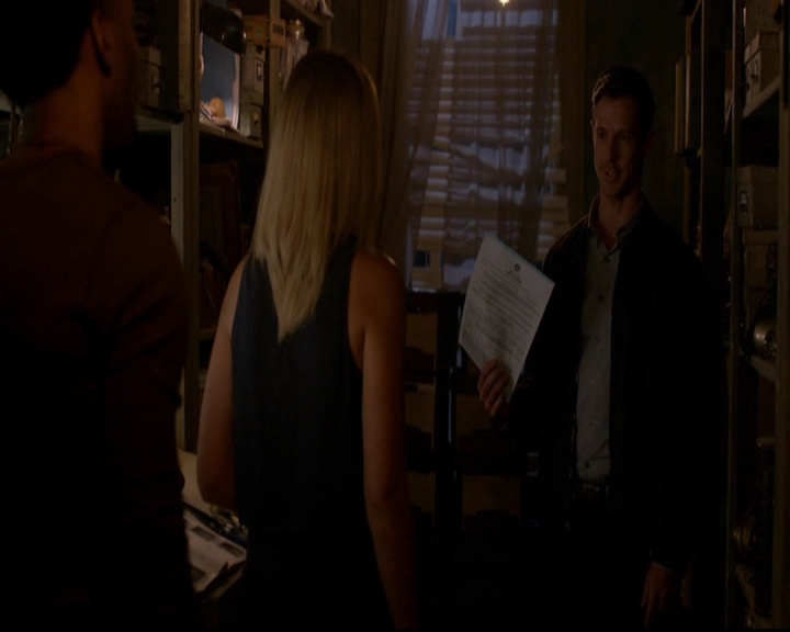 VampireDiariesWorld-dot-nl_TheOriginals_3x05TheAxemansLetters2129.jpg