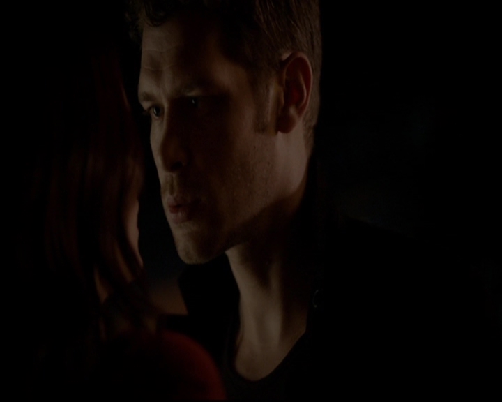 VampireDiariesWorld-dot-nl_TheOriginals_3x05TheAxemansLetters2161.jpg