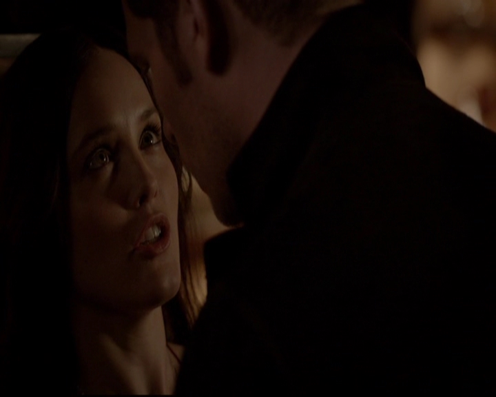 VampireDiariesWorld-dot-nl_TheOriginals_3x05TheAxemansLetters2163.jpg