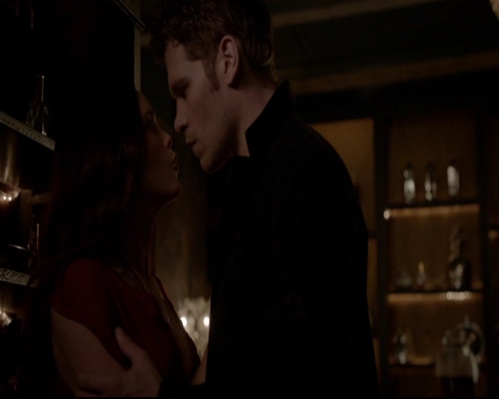 VampireDiariesWorld-dot-nl_TheOriginals_3x05TheAxemansLetters2172.jpg