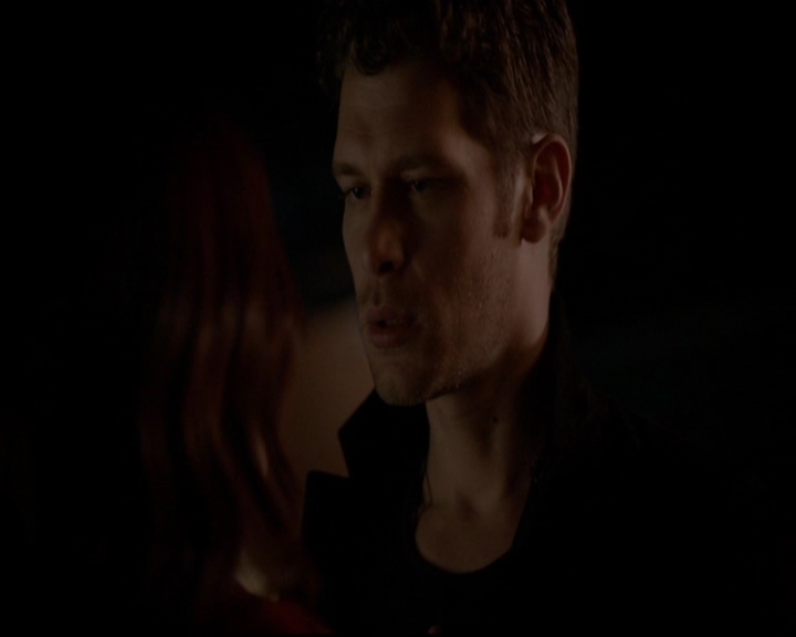 VampireDiariesWorld-dot-nl_TheOriginals_3x05TheAxemansLetters2175.jpg