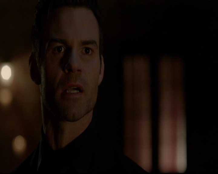 VampireDiariesWorld-dot-nl_TheOriginals_3x05TheAxemansLetters2237.jpg