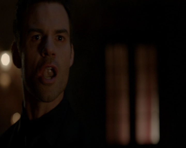 VampireDiariesWorld-dot-nl_TheOriginals_3x05TheAxemansLetters2238.jpg