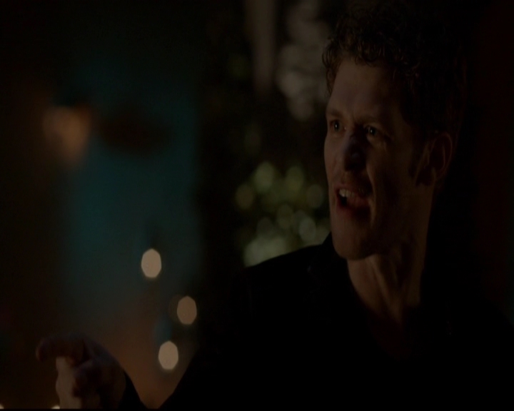 VampireDiariesWorld-dot-nl_TheOriginals_3x05TheAxemansLetters2249.jpg