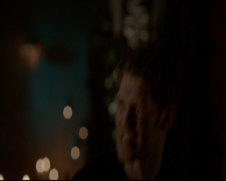 VampireDiariesWorld-dot-nl_TheOriginals_3x05TheAxemansLetters2250.jpg