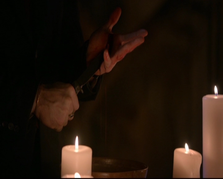 VampireDiariesWorld-dot-nl_TheOriginals_3x07OutOfTheEasy0005.jpg