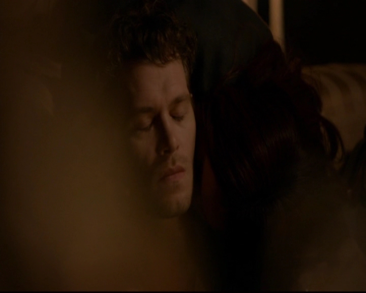 VampireDiariesWorld-dot-nl_TheOriginals_3x07OutOfTheEasy0038.jpg