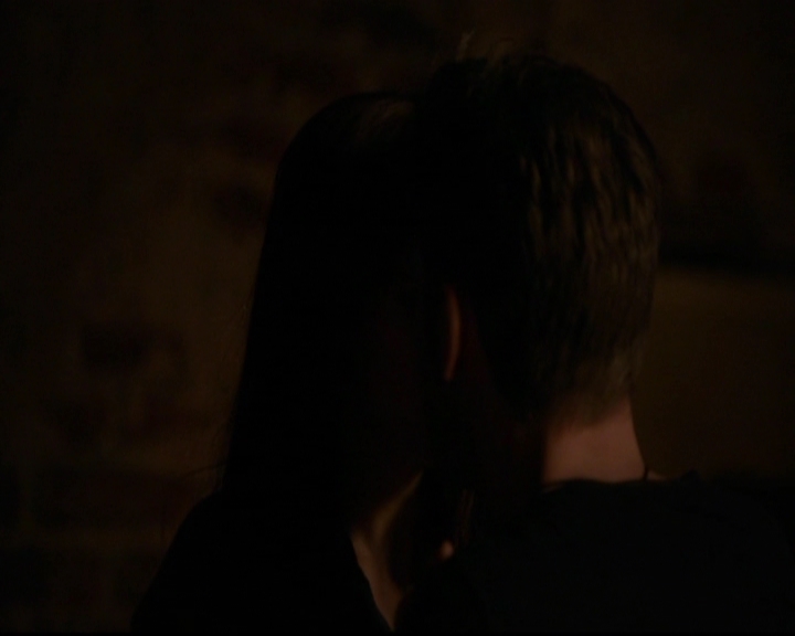 VampireDiariesWorld-dot-nl_TheOriginals_3x07OutOfTheEasy0046.jpg