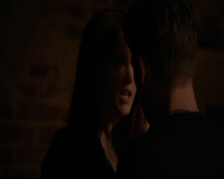 VampireDiariesWorld-dot-nl_TheOriginals_3x07OutOfTheEasy0047.jpg