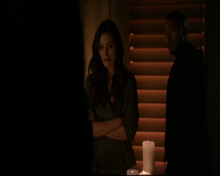 VampireDiariesWorld-dot-nl_TheOriginals_3x07OutOfTheEasy0071.jpg