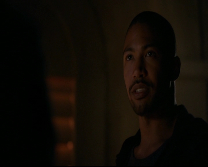 VampireDiariesWorld-dot-nl_TheOriginals_3x07OutOfTheEasy0084.jpg