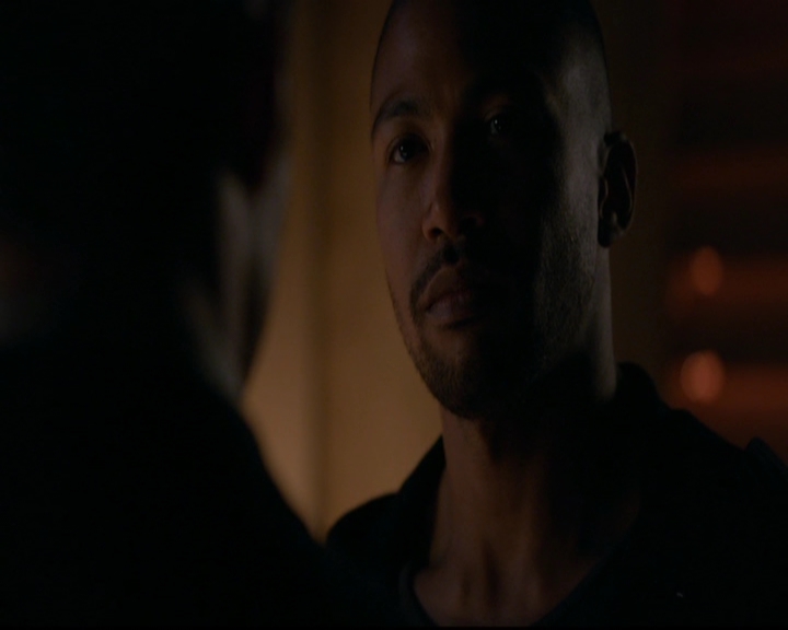 VampireDiariesWorld-dot-nl_TheOriginals_3x07OutOfTheEasy0099.jpg