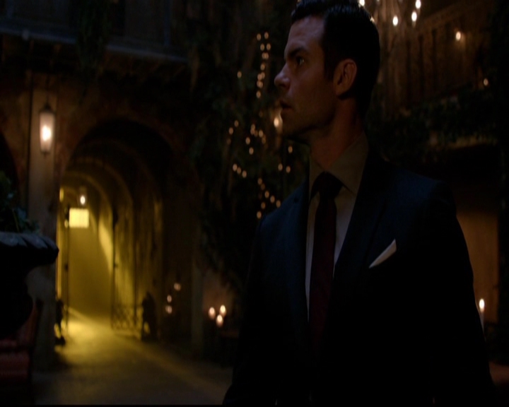 VampireDiariesWorld-dot-nl_TheOriginals_3x07OutOfTheEasy0120.jpg