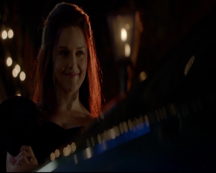 VampireDiariesWorld-dot-nl_TheOriginals_3x07OutOfTheEasy2135.jpg