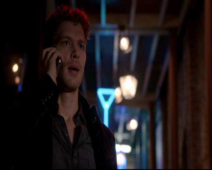 VampireDiariesWorld-dot-nl_TheOriginals_3x07OutOfTheEasy2228.jpg