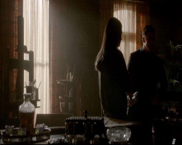 VampireDiariesWorld-dot-nl_TheOriginals_3x12DeadAngels0351.jpg