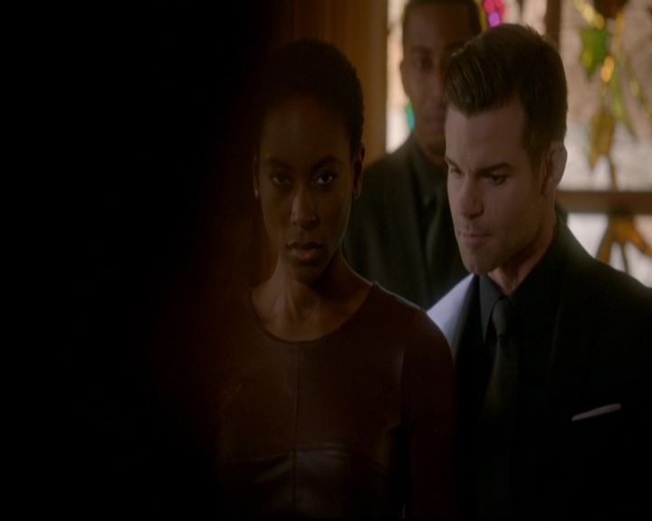 VampireDiariesWorld-dot-nl_TheOriginals_3x12DeadAngels0606.jpg