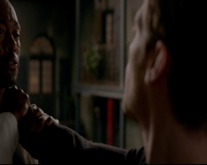 VampireDiariesWorld-dot-nl_TheOriginals_3x13HeartShapedBox0010.jpg