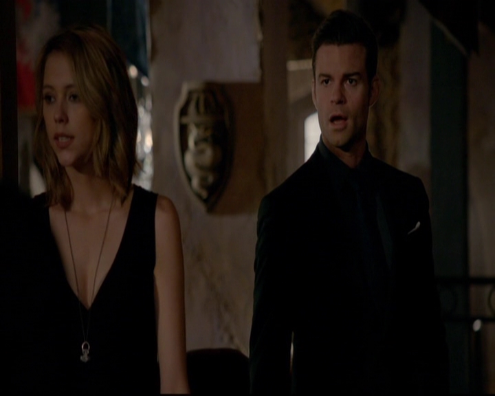 VampireDiariesWorld-dot-nl_TheOriginals_3x13HeartShapedBox0038.jpg