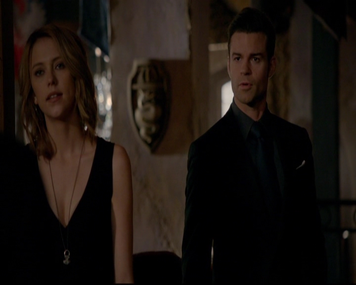 VampireDiariesWorld-dot-nl_TheOriginals_3x13HeartShapedBox0039.jpg