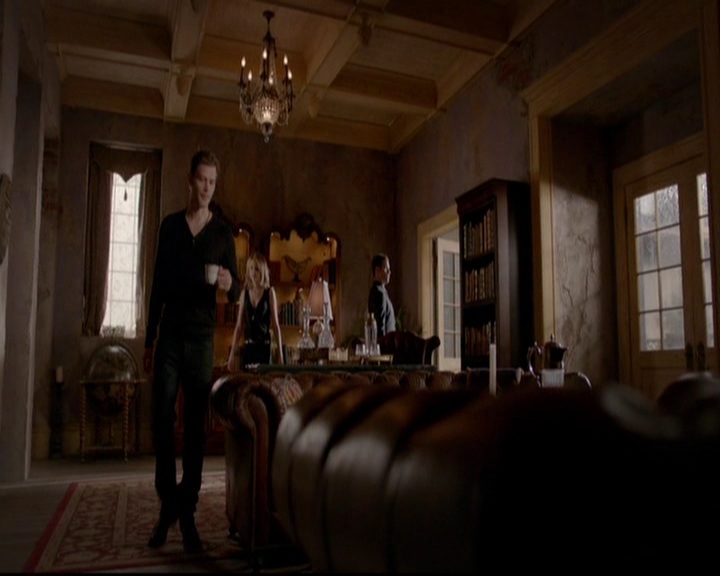 VampireDiariesWorld-dot-nl_TheOriginals_3x13HeartShapedBox0046.jpg