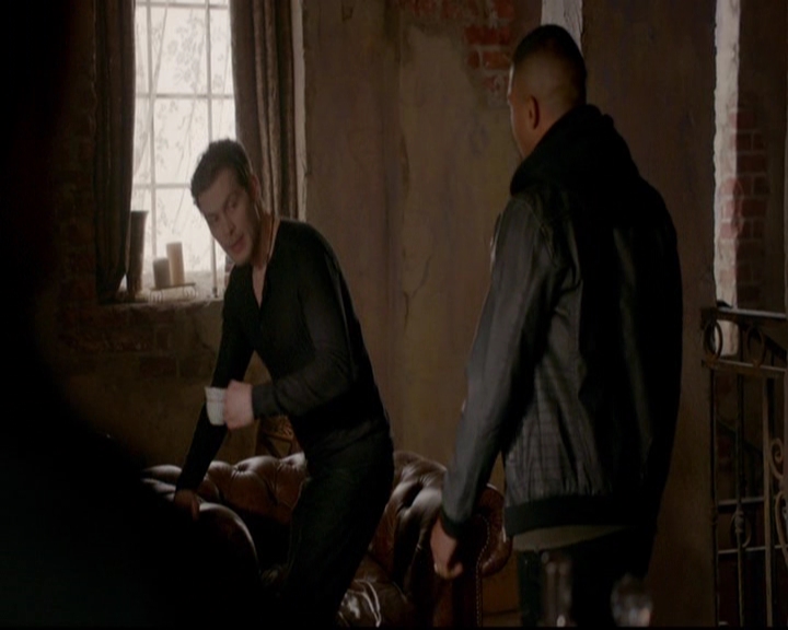 VampireDiariesWorld-dot-nl_TheOriginals_3x13HeartShapedBox0052.jpg