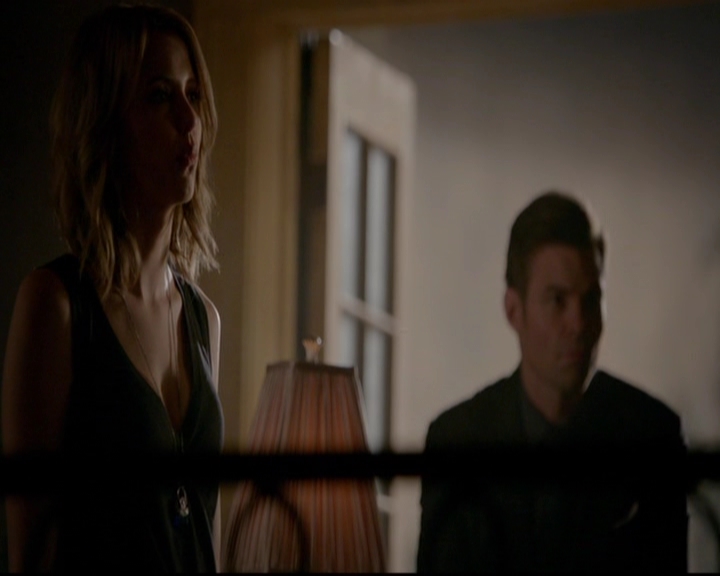 VampireDiariesWorld-dot-nl_TheOriginals_3x13HeartShapedBox0059.jpg