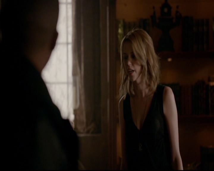 VampireDiariesWorld-dot-nl_TheOriginals_3x13HeartShapedBox0060.jpg