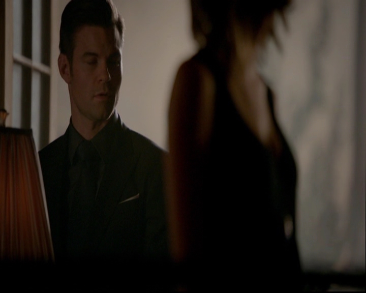 VampireDiariesWorld-dot-nl_TheOriginals_3x13HeartShapedBox0067.jpg