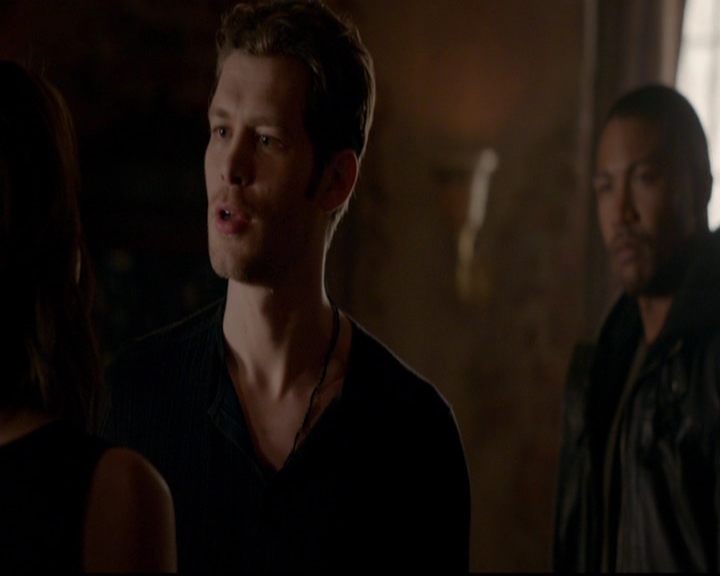 VampireDiariesWorld-dot-nl_TheOriginals_3x13HeartShapedBox0069.jpg