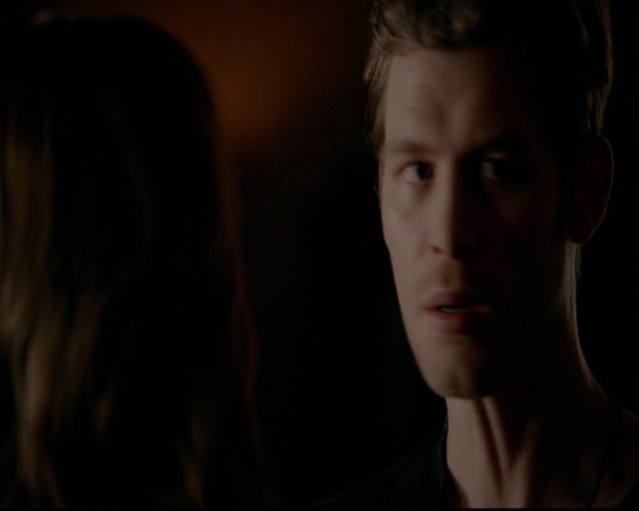 VampireDiariesWorld-dot-nl_TheOriginals_3x13HeartShapedBox0081.jpg