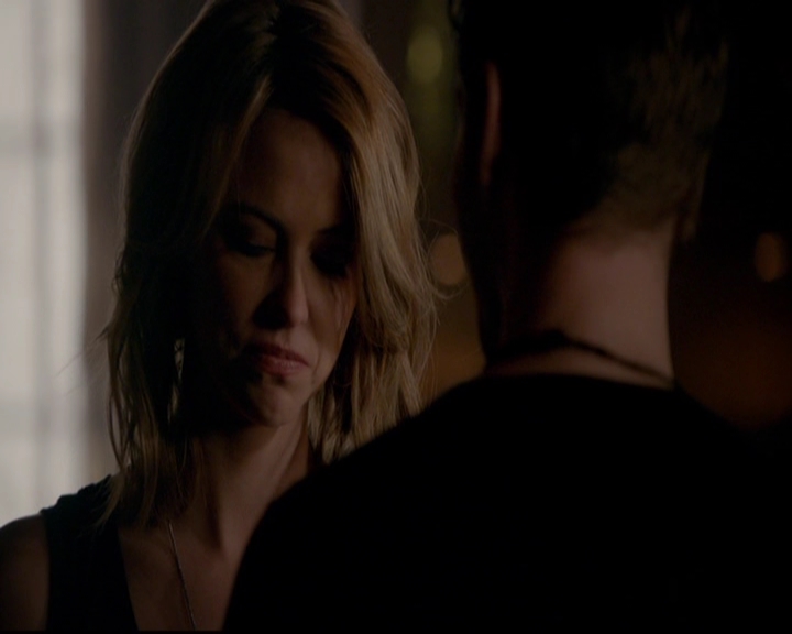 VampireDiariesWorld-dot-nl_TheOriginals_3x13HeartShapedBox0084.jpg