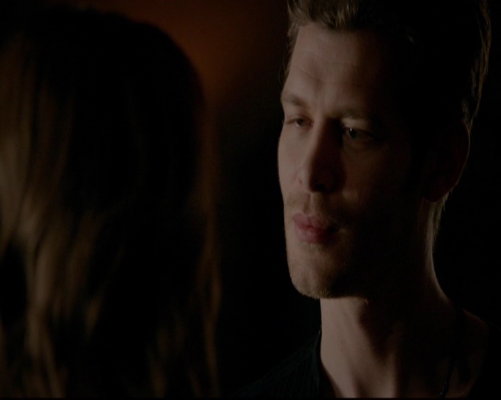 VampireDiariesWorld-dot-nl_TheOriginals_3x13HeartShapedBox0087.jpg